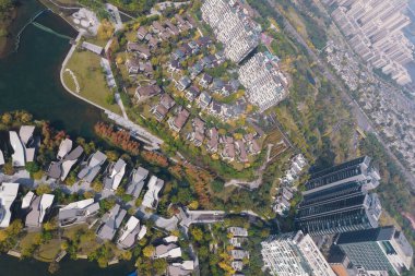 Şangay, Çin, 14 Nisan 2017. Şangay Kulesi 'nden alınan nehirle Şangay ufuk çizgisi manzarası. Yüksek kalite fotoğraf