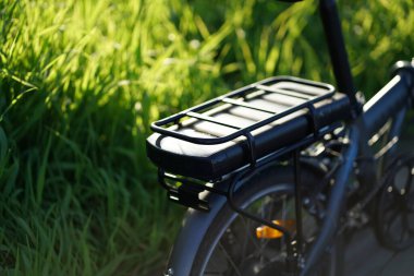 Modern bir elektrikli bisikletin pil paketini kapat. Yüksek kalite fotoğraf