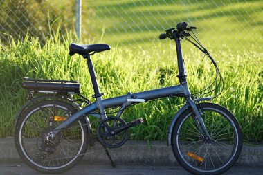 Modern bir elektrikli bisikletin pil paketini kapat. Yüksek kalite fotoğraf