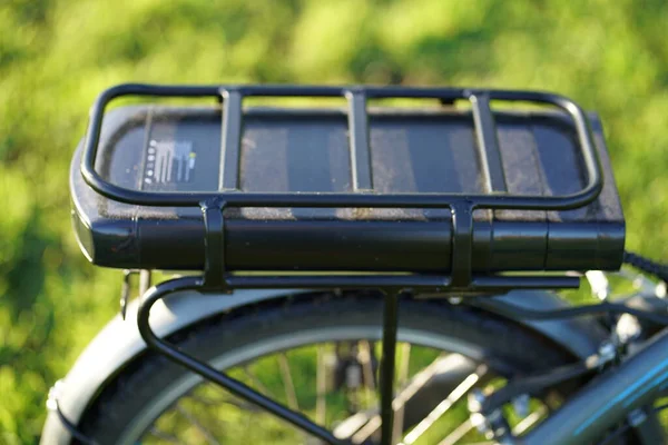 Close Bateria Uma Bicicleta Elétrica Moderna Foto Alta Qualidade — Fotografia de Stock