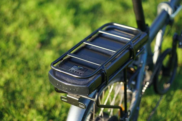 近代的な電動自転車のバッテリーパックを閉じます 高品質の写真 — ストック写真