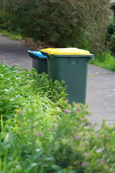 Australian Home Rubbish Bins Set Provided Local Council Back Yard — Stock Photo, Image