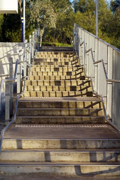Schwere Schatten Der Treppe Treppen Werfen Späten Nachmittag Interessante Schatten — Stockfoto