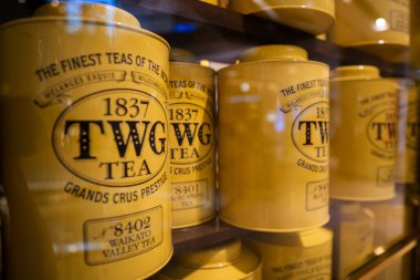 SINGAPORE - 11 Haziran 2018: Marina Bay Sands Alışveriş Merkezi Singapur 'daki Shoppes' deki TWG çay salonu ve butik kafe.