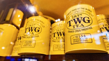 SINGAPORE - 11 Haziran 2018: Marina Bay Sands Alışveriş Merkezi Singapur 'daki Shoppes' deki TWG çay salonu ve butik kafe.