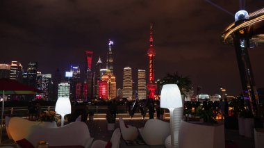 Shanghai ufuk çizgisinin güzel gece sahnesi. Yüksek kalite fotoğraf