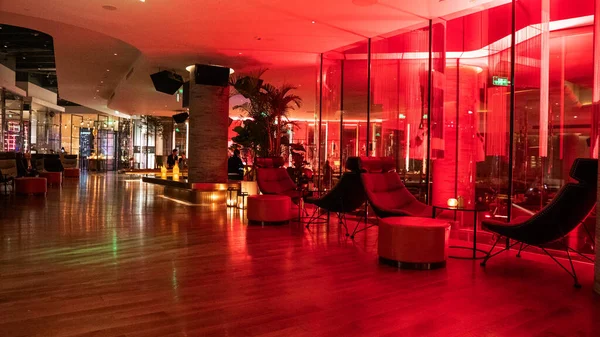 Moderno Vermelho Sala Estar Design Interiores Foto Alta Qualidade — Fotografia de Stock