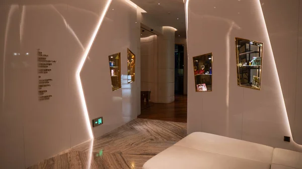 Longo Corredor Luminoso Hotel Luxo Foto Alta Qualidade — Fotografia de Stock