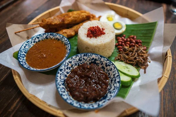 Asian Food Nasi Lemak Rice Dish Infused Coconut Milk Served — Stock Photo, Image