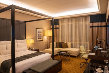 İç tasarım: büyük modern yatak odası. Yüksek kalite fotoğraf