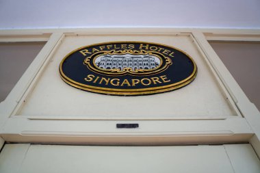 Singapur - 19 Aralık 2019 Raffles Otel 'de imza ya da logo. Yüksek kalite fotoğraf