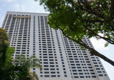 ŞARKI - 23 Temmuz 2018: Lüks restoran The Colony beş yıldızlı otel The Ritz-Carlton Millenia Marina Bay, otel binasında. Yüksek kalite fotoğraf