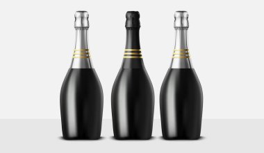 Üç şampanya şişesi.