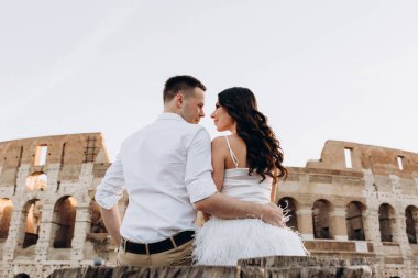 Roma 'da yeni evliler.