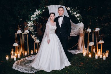 Akşamki düğün töreninde birbirine aşık güzel bir çift..              