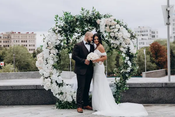 Mutlu gelin ve damat düğün günlerinde