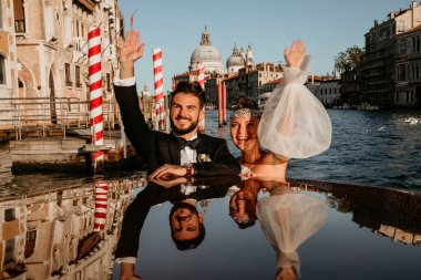 Venedik 'te bir düğün gününde çift 
