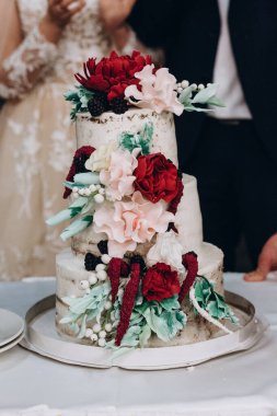 Çiçekli düğün buketi