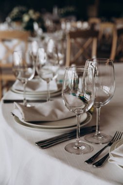 Bir etkinlik ya da düğün etkinliği için masa hazır.