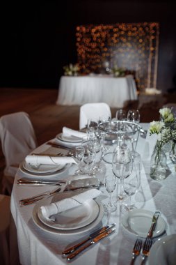 Düğün masasında düğün hazırlıkları.