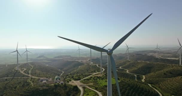 Aerial View Wind Power Plant Beautiful Landscape Windmills Turbines Spinning — Stok video
