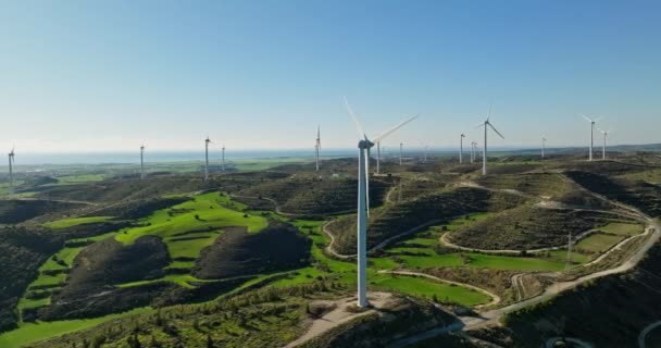 Aerial View Industrial Production Electricity Windmills Mountains Environmentally Clean Wind — Stok video