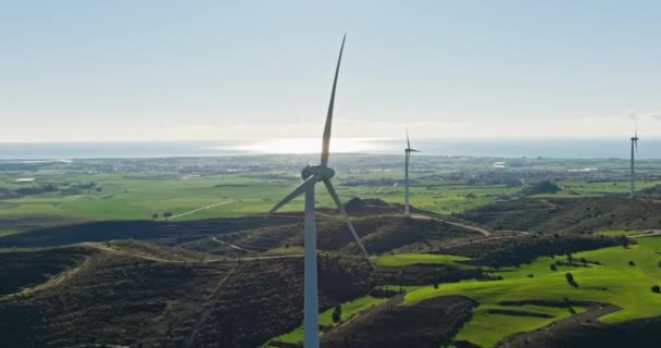 Kıbrıs Taki Bir Rüzgar Çiftliğinin Havadan Görünüşü Yeşil Enerjinin Çevrenin — Stok video