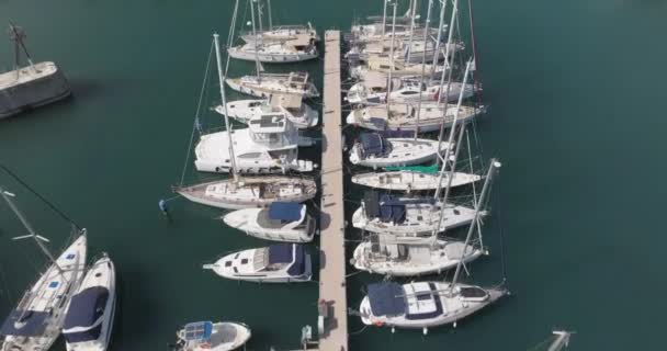 Aerial View Luxury Yachts Boats Moored Marina Motor Boats Stand — Stock Video