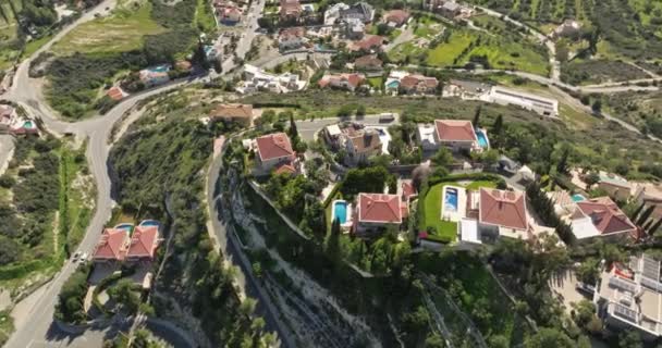 Uitzicht Vanuit Lucht Villa Bergen Met Zwembaden Een Prachtig Landschap — Stockvideo