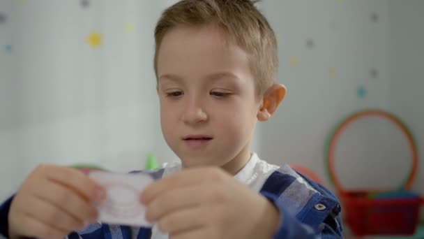 Učitel Chlapec Připravují Školy Hrají Vzdělávací Hry Třídě Dítě Logické — Stock video