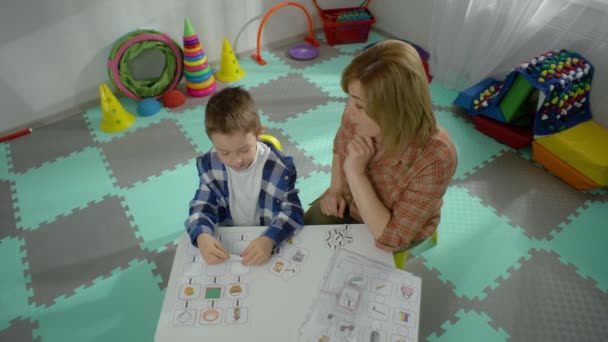 Förbereda Ditt Barn För Skolan Engagera Pedagogiska Spel Och Logik — Stockvideo