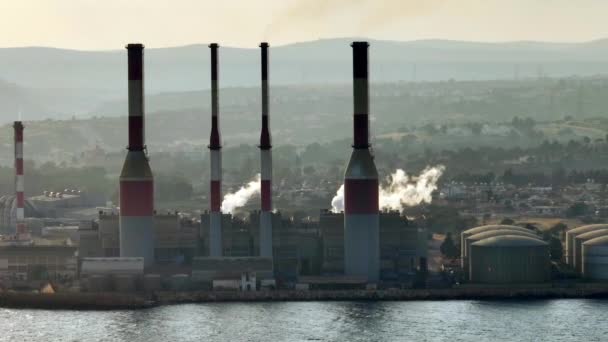 从空中透视电站 能源生产和环境污染 高质量的4K镜头 — 图库视频影像