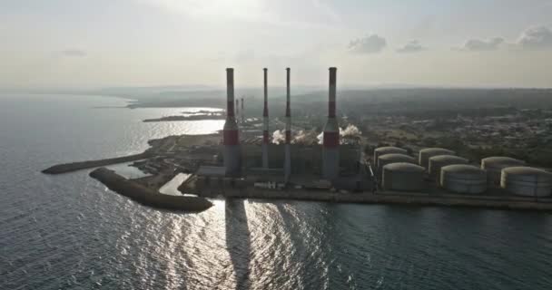 Verhoogde Vantage Point Elektriciteitscentrale Elektriciteitsproductie Milieuvervuiling Hoge Kwaliteit Beeldmateriaal — Stockvideo