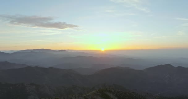 Serenidade Cima Vistas Aéreas Cativantes Pôr Sol Montanhoso Perfeito Para — Vídeo de Stock