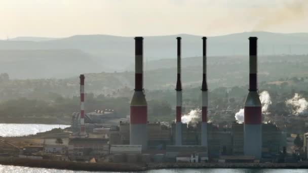 Захватывающий Вид Воздуха Электростанцию Воздействие Окружающую Среду Высококачественные Кадры — стоковое видео