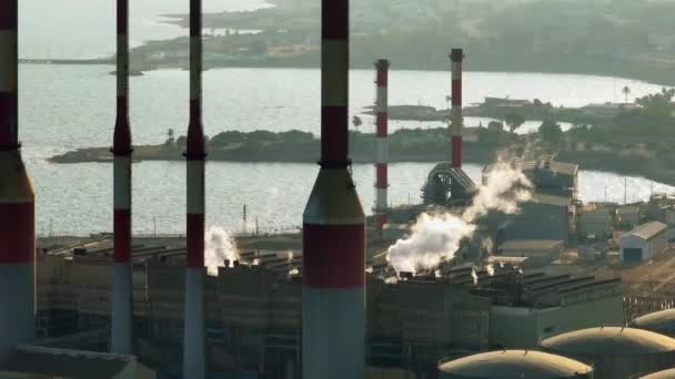 鸟瞰景观 发电厂 能源生产和环境污染 高质量的4K镜头 — 图库视频影像