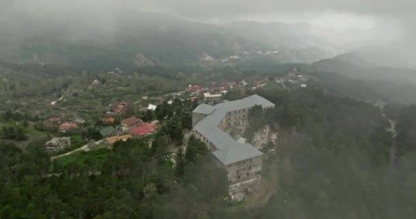 Luftudsigt Cypern Berengaria Forladt Hotel Smuldrende Bygning Bjergene Toppen Smukt – Stock-video
