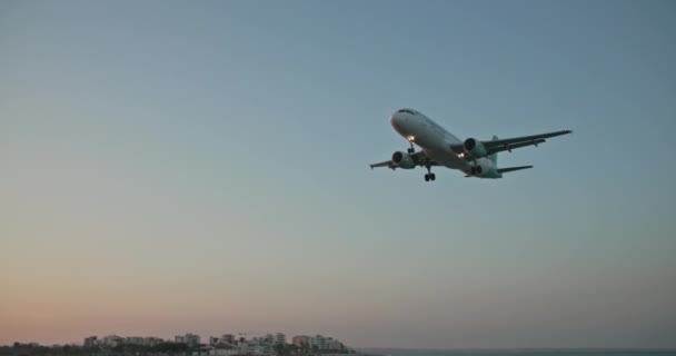Awe Inspirerande Ankomst Upplev Spänningen Ett Flygplan Landning Högkvalitativ Film — Stockvideo