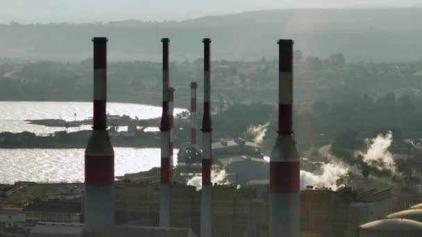 Ciemna Zasłona Zanieczyszczenia Urzekająca Powietrzna Podróż Kinowa Ujawniająca Wpływ Emisji — Wideo stockowe