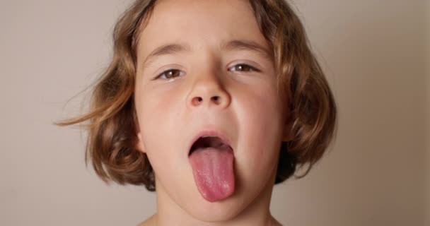 Pediatryczny Egzamin Ustny Wideo Edukacyjne Zademonstrowane Przez Latka Wysokiej Jakości — Wideo stockowe