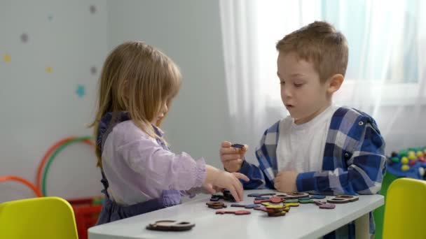 Vidas Divertem Jogando Jogos Para Desenvolvimento Lógica Jardim Infância Geração — Vídeo de Stock