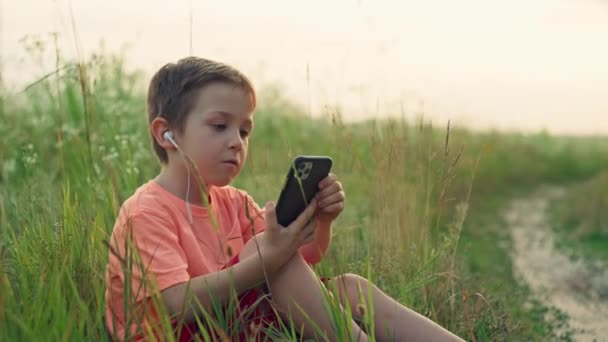 Melodic Delight Umarmung Der Freuden Der Kindheit Durch Musik Und — Stockvideo