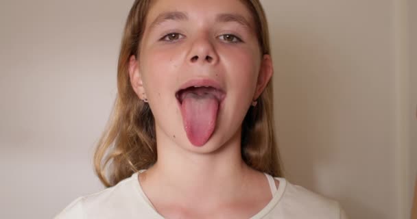Examen Oral Pediátrico Vídeo Educativo Demostrado Por Niño Años Imágenes — Vídeos de Stock