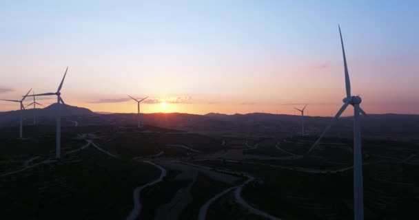 Symphony Sustainability Aerial Drone Exploration Wind Turbines Sunset Symbolizing Harmony — Vídeos de Stock