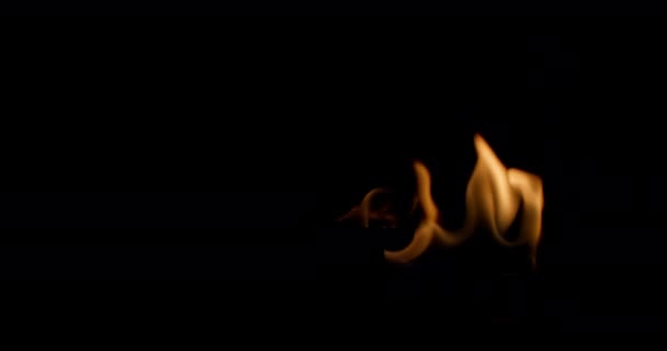 Lassított Felvétel Padlón Lévő Bűzről Tűz Lángjai Absztrakt Módon Égnek — Stock videók