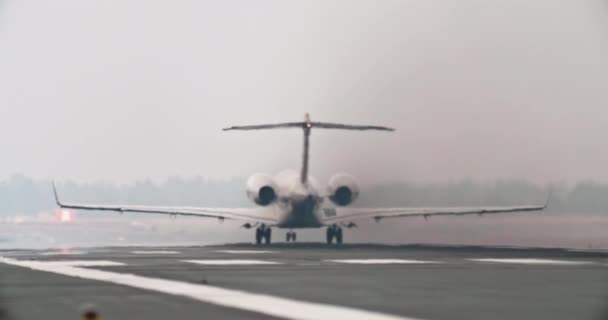 Zpomaleným Pohybem Vzlétá Dráhy Osobní Letadlo Cestovní Ruch Odlet Letiště — Stock video