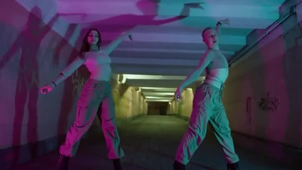 Urban Dance Fusion Modern Freestyle Dance Young Couple High Heels — Vídeo de Stock