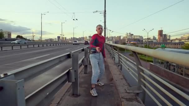 Captivating Urban Movements Grace Passion European Street Dancer City Inglês — Vídeo de Stock