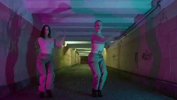 Ukraina Kijów Lipiec 2023 Facet Dziewczyna Tańczą Miejskie Seksowne Tańce — Wideo stockowe