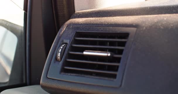 车内空调机的特写 背景视频一个舒适的旅行与凉爽的汽车内部 高质量的4K镜头 — 图库视频影像